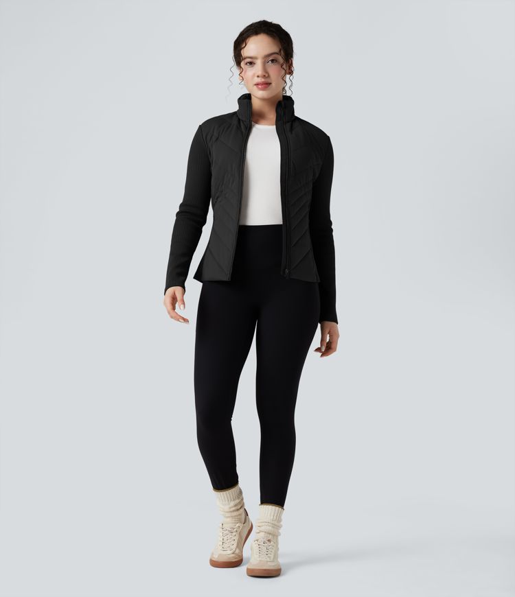 hochgeschlossene kontrastfarbene rippstrick-steppjacke in schmaler lässiger passform mit taschen